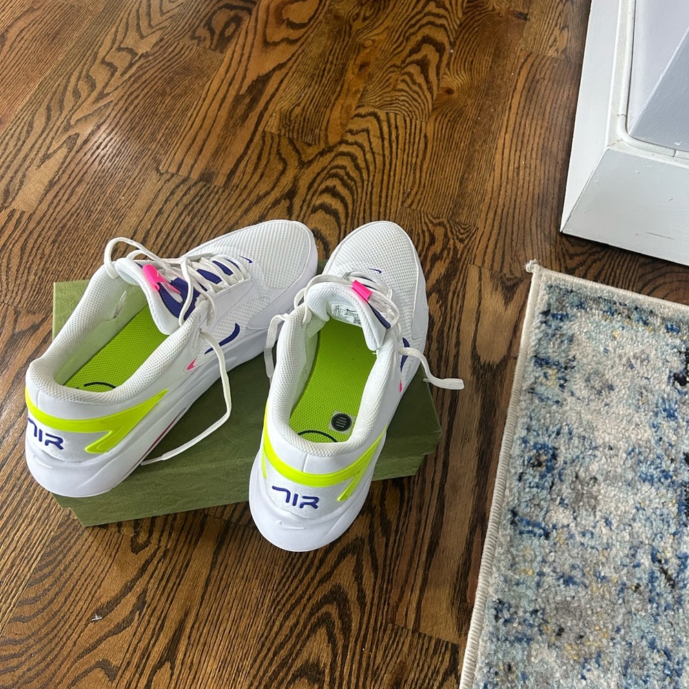 Women Nke Airmax Sneakers.